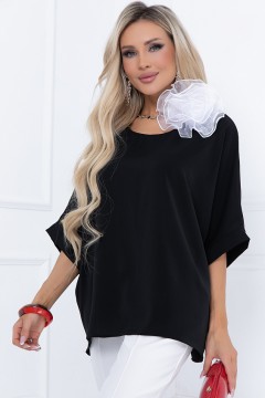 Чёрная свободная блузка с брошью Bellovera