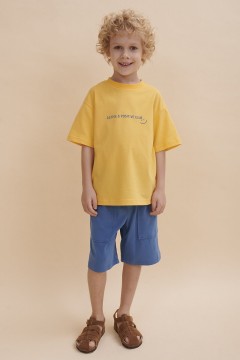 Удобная футболка в жёлтом цвете и принтом для мальчика BFT3352/7U Pelican(фото2)