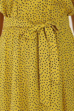 Жёлтое платье в горошек с рукавами-крылышками Wisell(фото5)