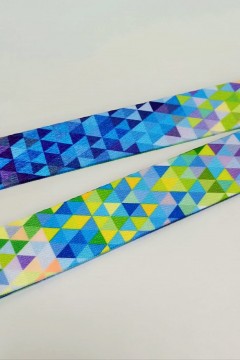 Ремень-стропа цветная с 2 карабинами  сине-фиолетовые треугольники 150 см. Chica rica(фото2)