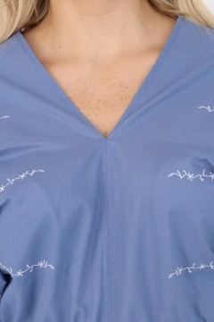 Платье голубое с контрастной вышивкой Wisell(фото2)
