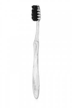 Зубная щётка с угольным напылением, белая Faberlic