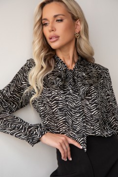 Привлекательная женская блузка Modellos