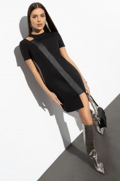 Чёрное короткое платье с асимметричной вставкой из экокожи Charutti(фото3)