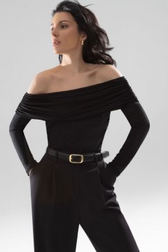 Чёрная блузка с открытыми плечами и драпировкой Charutti
