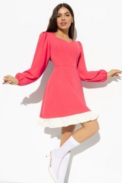Розовое короткое платье с притачным воланом контрастного цвета Charutti(фото2)