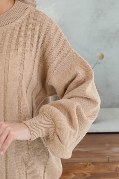Бежевый вязаный свитер с объёмными рукавами Wisell(фото3)