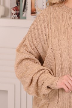 Вязаный бежевый свитер с объёмными рукавами Wisell(фото3)