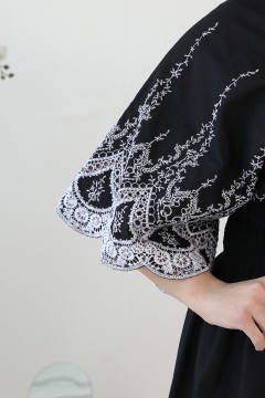 Платье чёрное с контрастной вышивкой Wisell(фото3)
