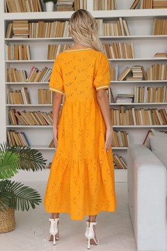 Платье свободное горчичного цвета из хлопка с вышивкой Wisell(фото4)