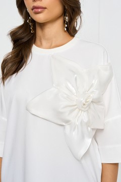 Блузка белая с декорированным большим цветком из органзы Bellovera(фото3)