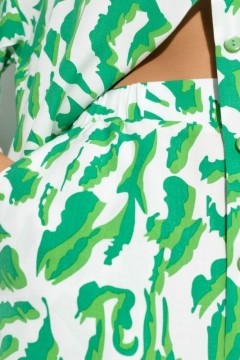Костюм с шортами и рубашкой в зелёном цвете Charutti(фото4)