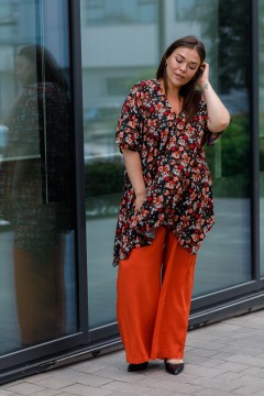 Туника чёрная свободная с цветочным принтом Luxury plus(фото3)