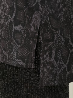 Блузка серая с принтом Dora(фото9)