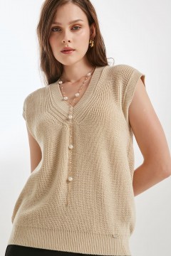 Жилет вязаный цвета слоновая кость Priz