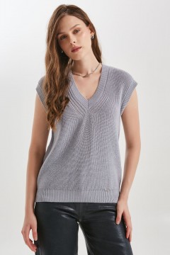 Жилет вязаный серого цвета Priz