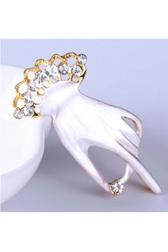 Брошь в виде перчатки Rada