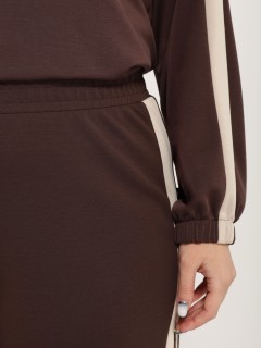 Брюки коричневые с лампасами Dora(фото6)