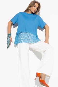 Футболка трикотажная голубая с отделкой из кружева Charutti(фото2)