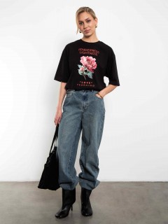 Футболка чёрная с цветочным принтом Kosmos(фото4)