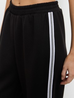 Брюки широкие чёрные с лампасами Jetty(фото4)