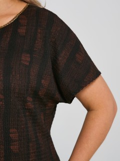 Платье-футляр коричневое из трикотажа гофре Dora(фото5)