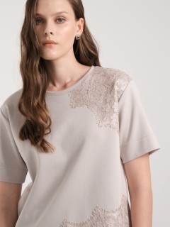 Футболка бежевая с кружевом Priz(фото2)