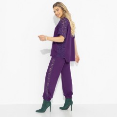 Костюм брючный трикотажный фиолетовый с кружевом Charutti(фото4)