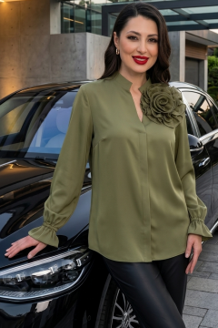 Блузка в цвете хаки с цветком из органзы Diolche