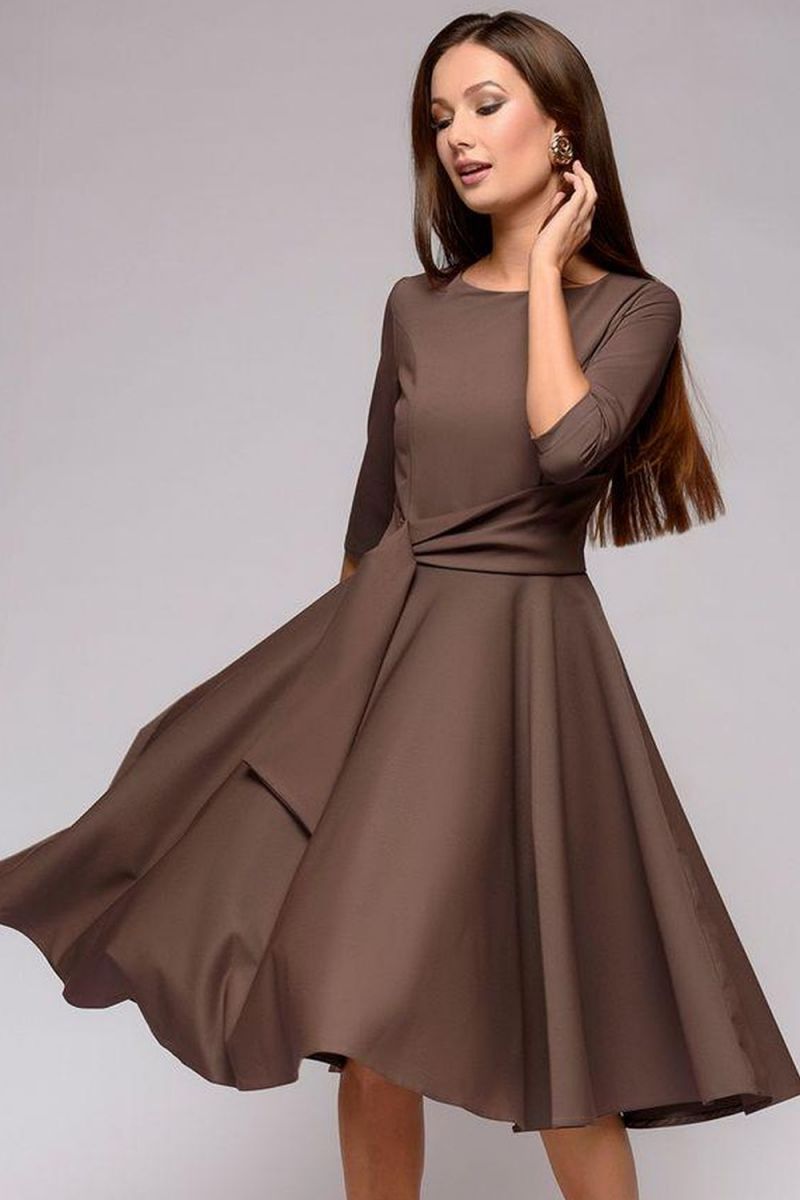 Платье в коричневых тонах