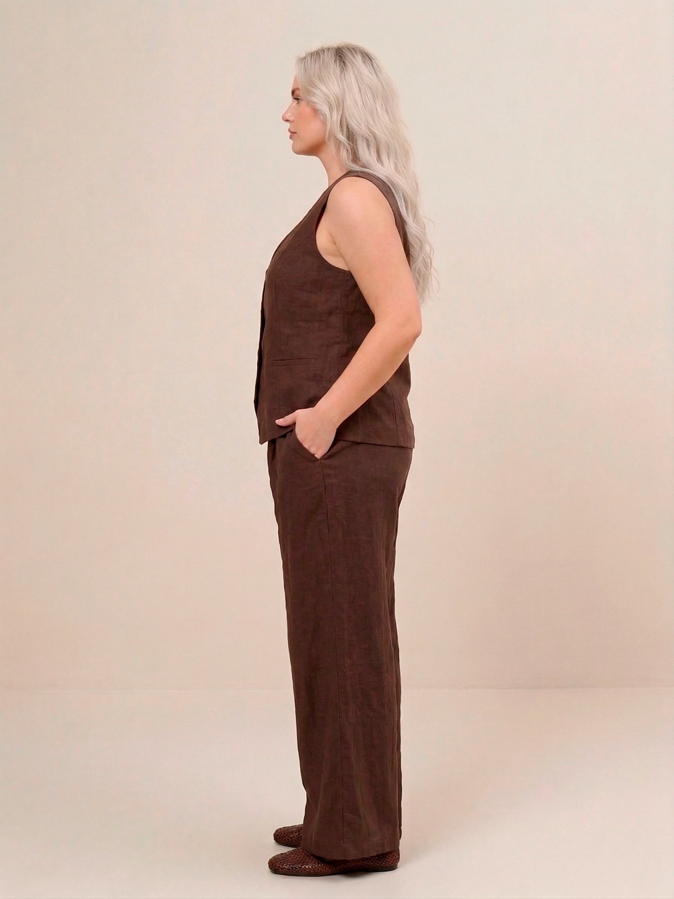 Жилет женский шоколадного цвета Agata(фото6)