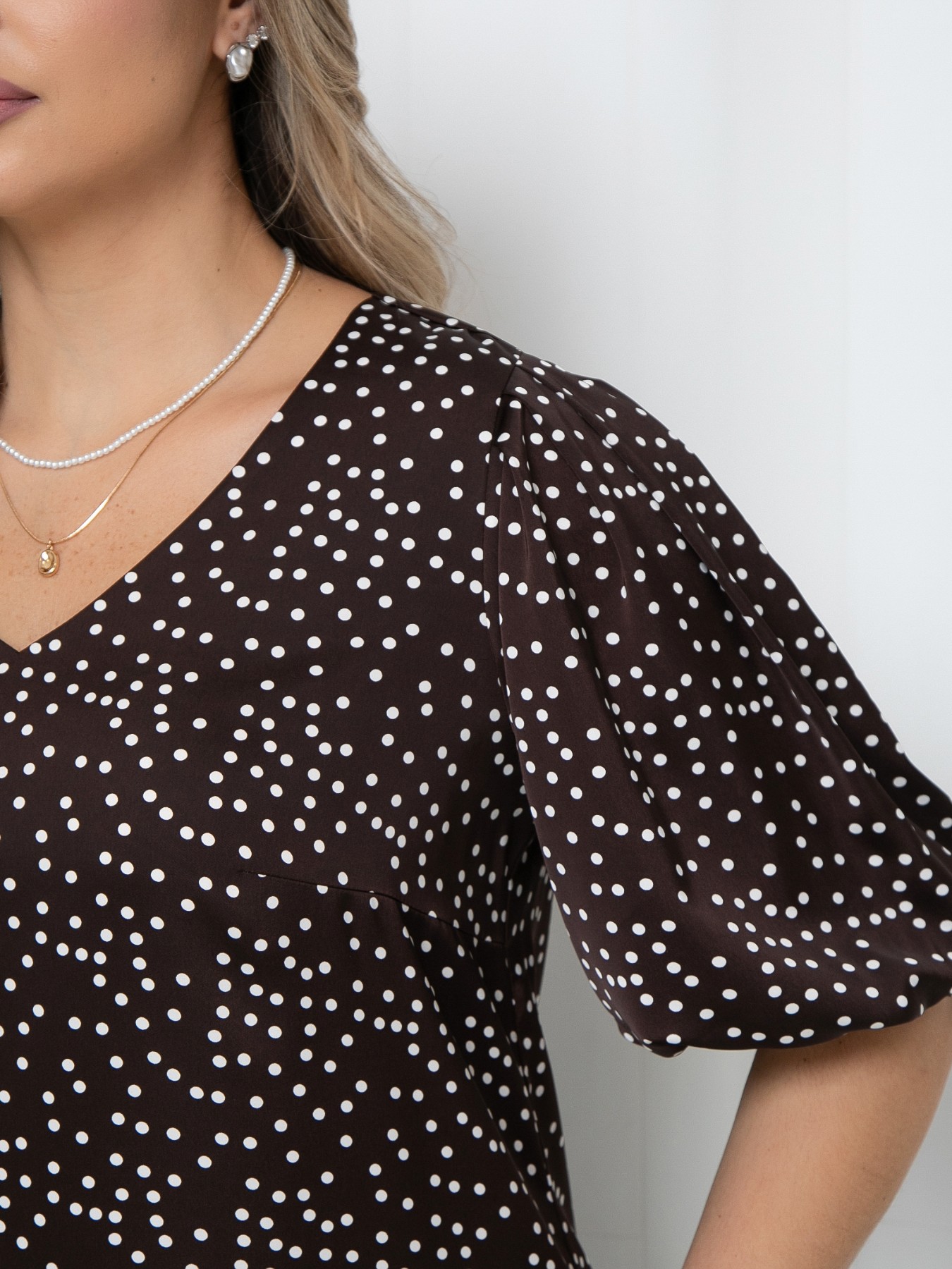 Платье миди в шоколадном цвете в горошек Agata(фото4)