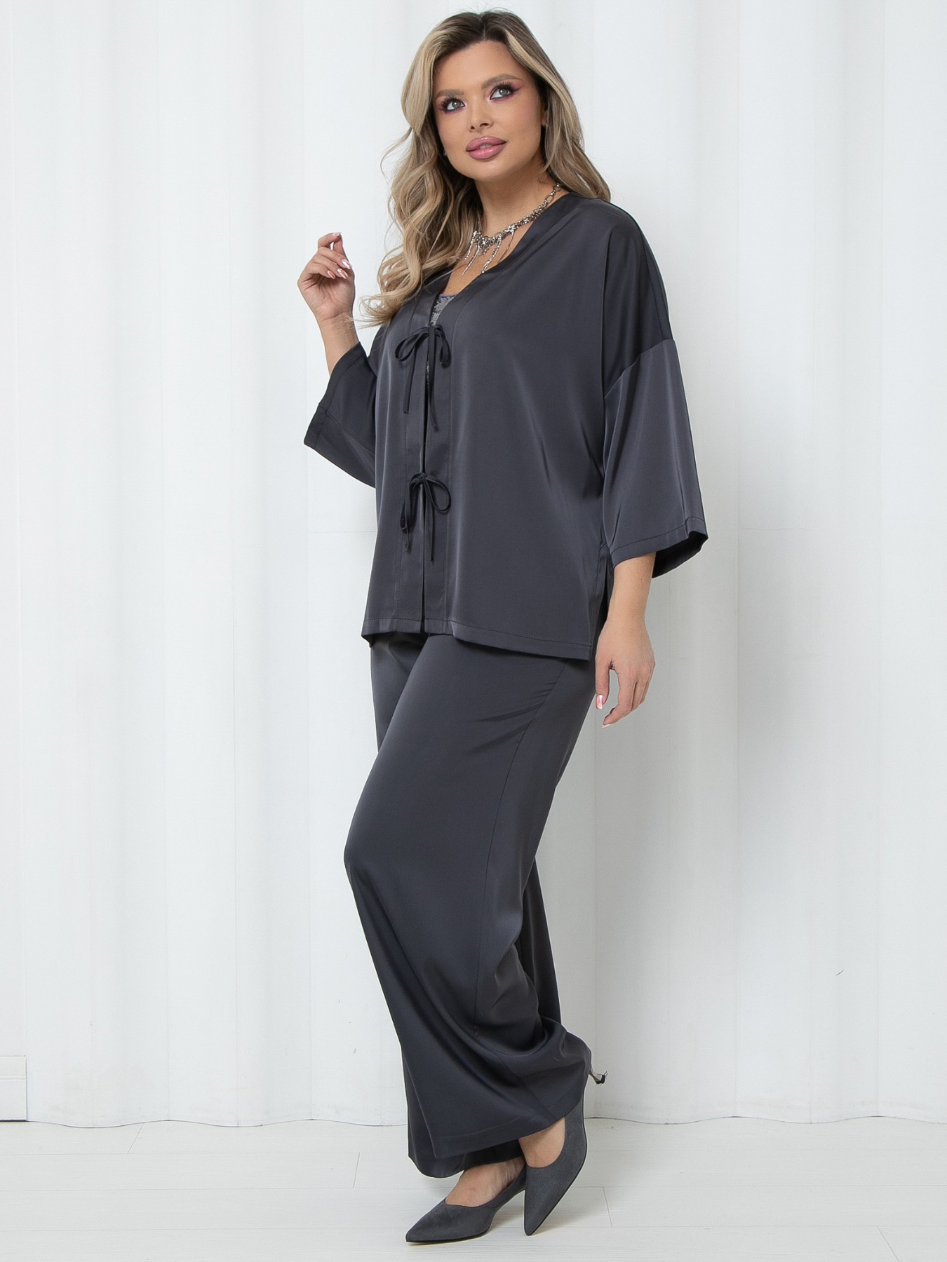 Костюм брючный шёлковый серого цвета Agata(фото4)