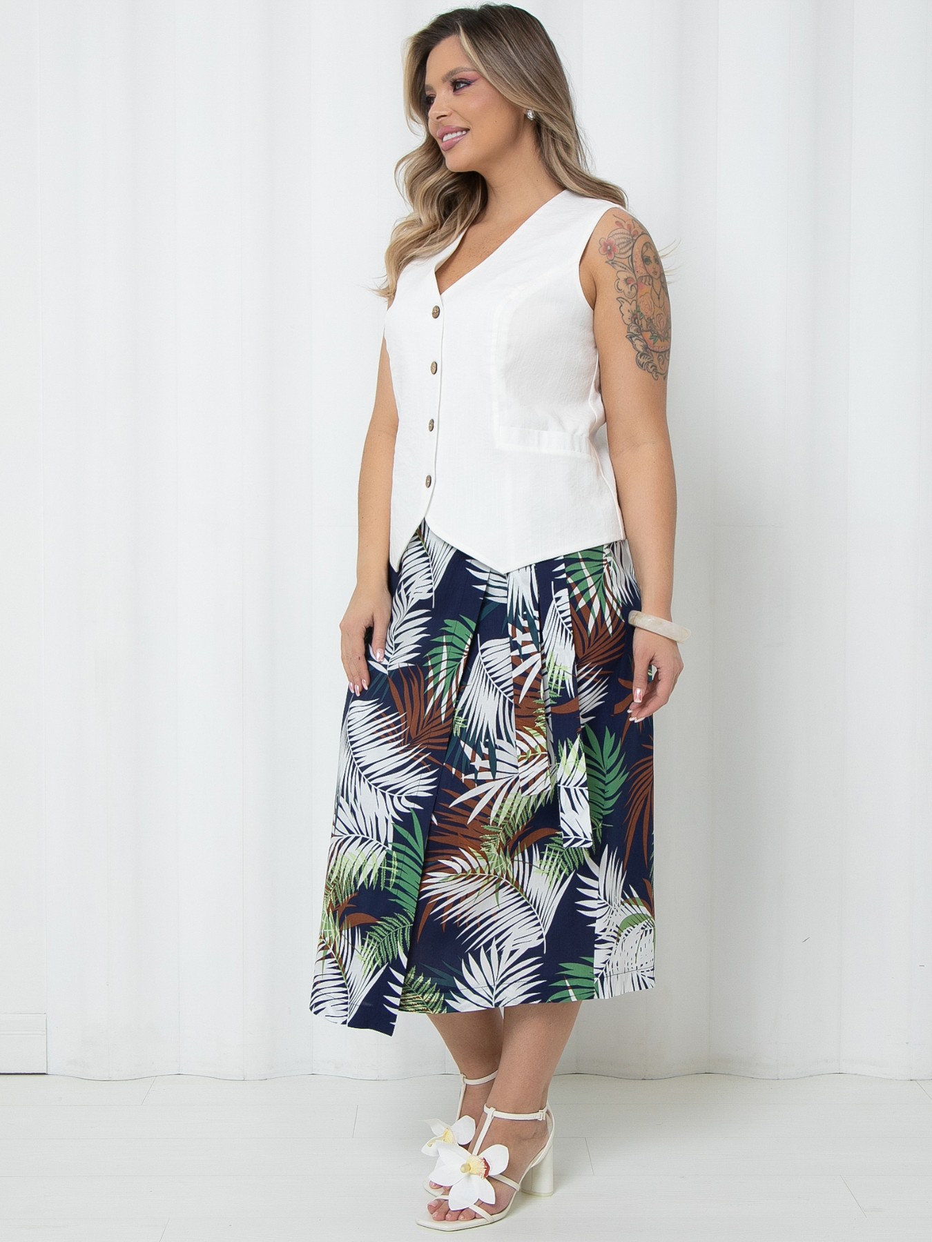 Юбка тёмно-синяя с тропическим принтом Agata(фото4)