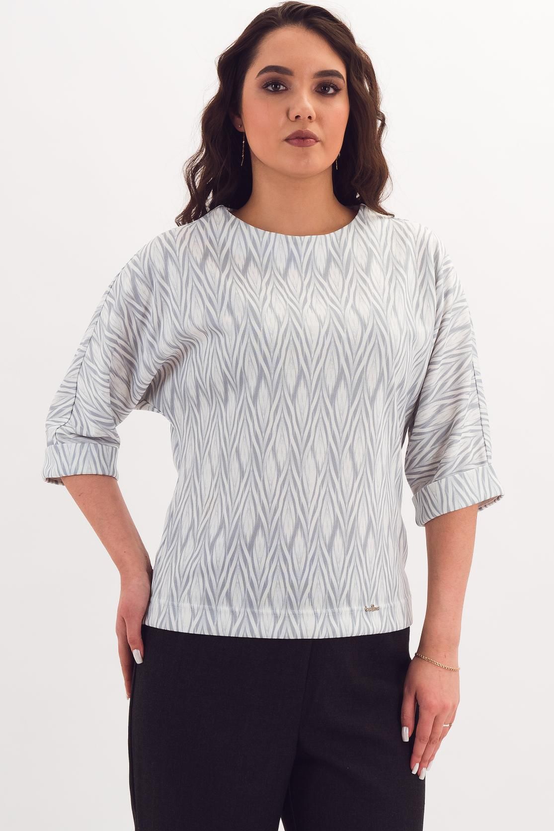 Джемпер трикотажный серо-молочного цвета с принтом Braslava