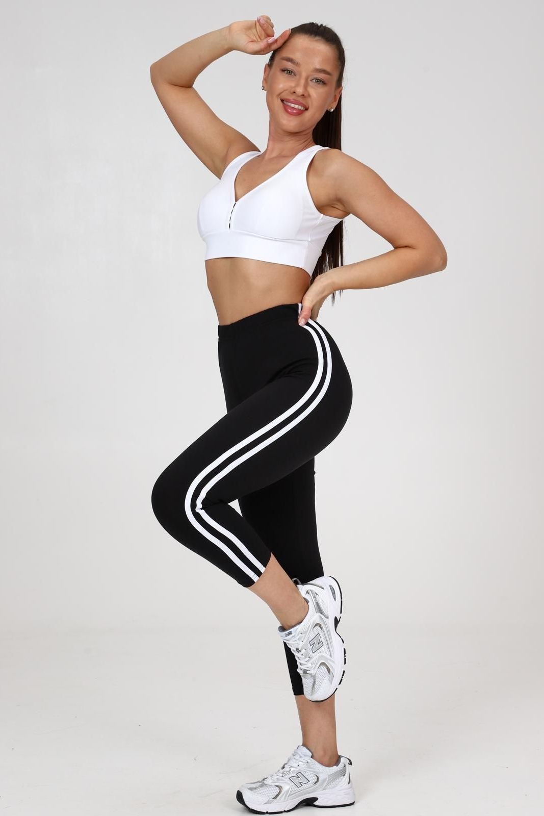 Капри чёрные трикотажные с лампасами Iv-capriz