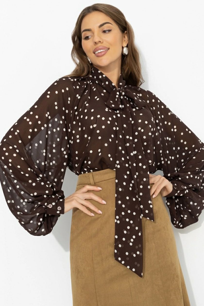 Блузка шифоновая коричневая в горошек с бантом Charutti