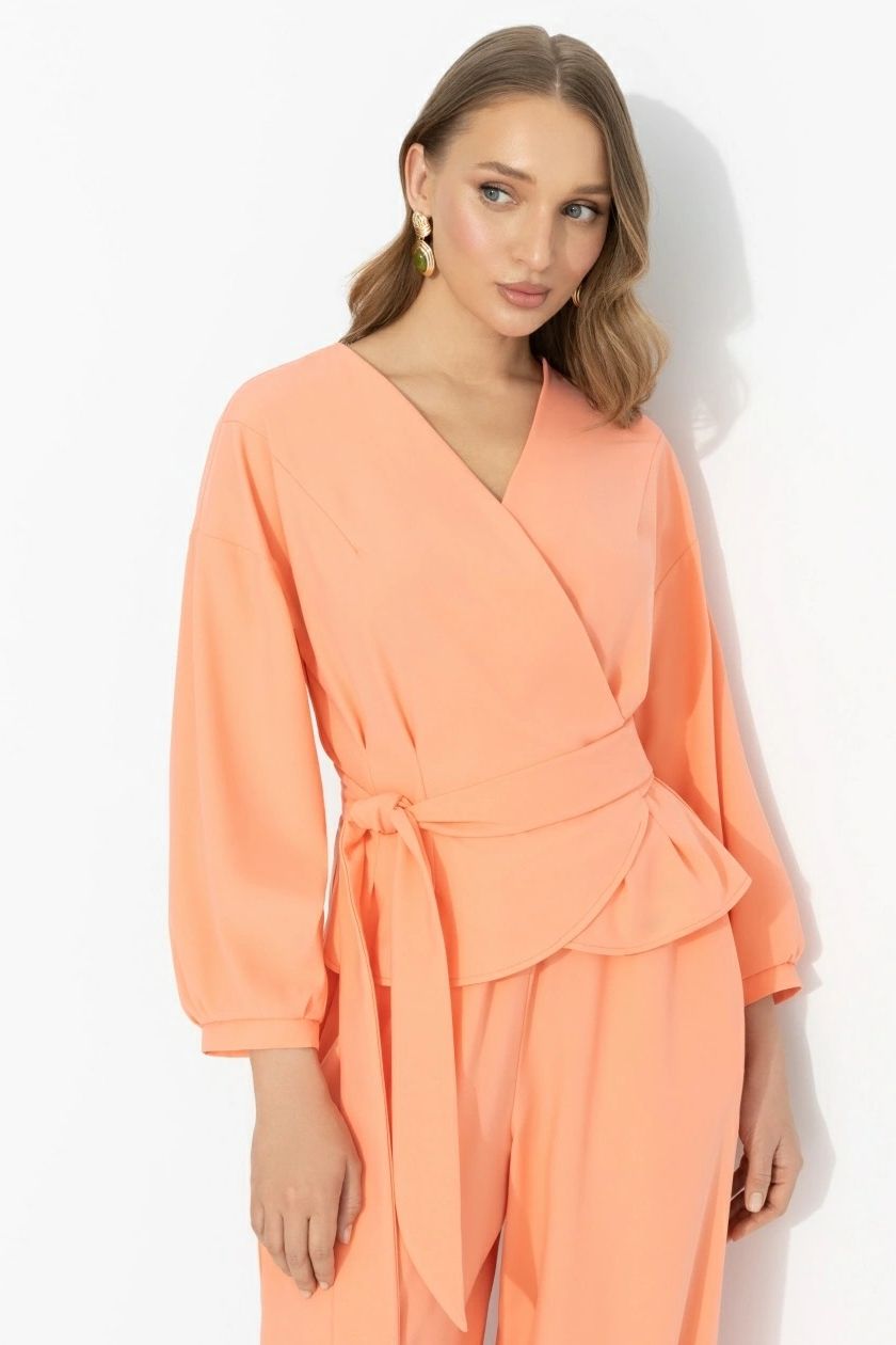 Блузка коралловая с поясом Charutti