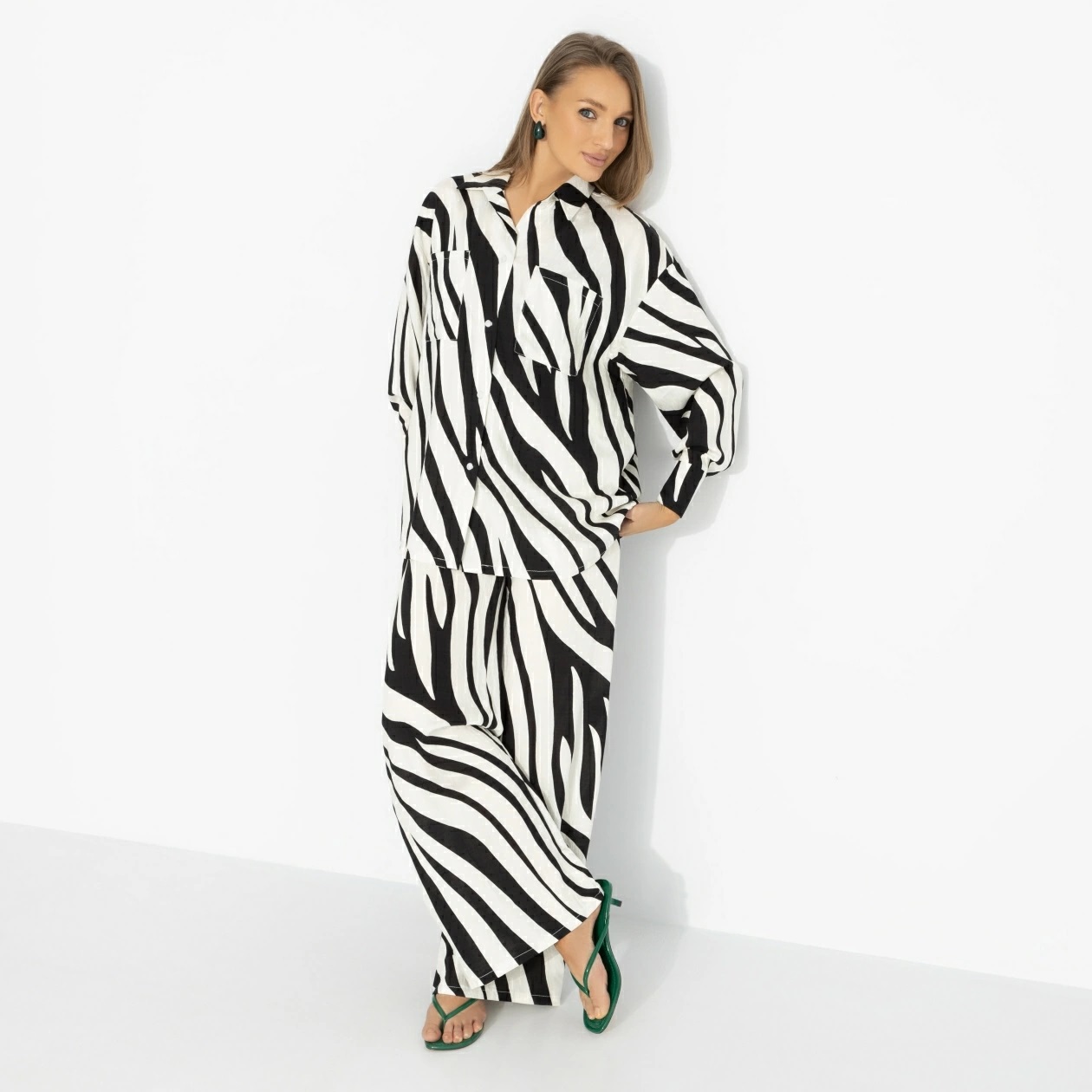 Костюм-двойка брючный с хищным принтом Charutti(фото3)