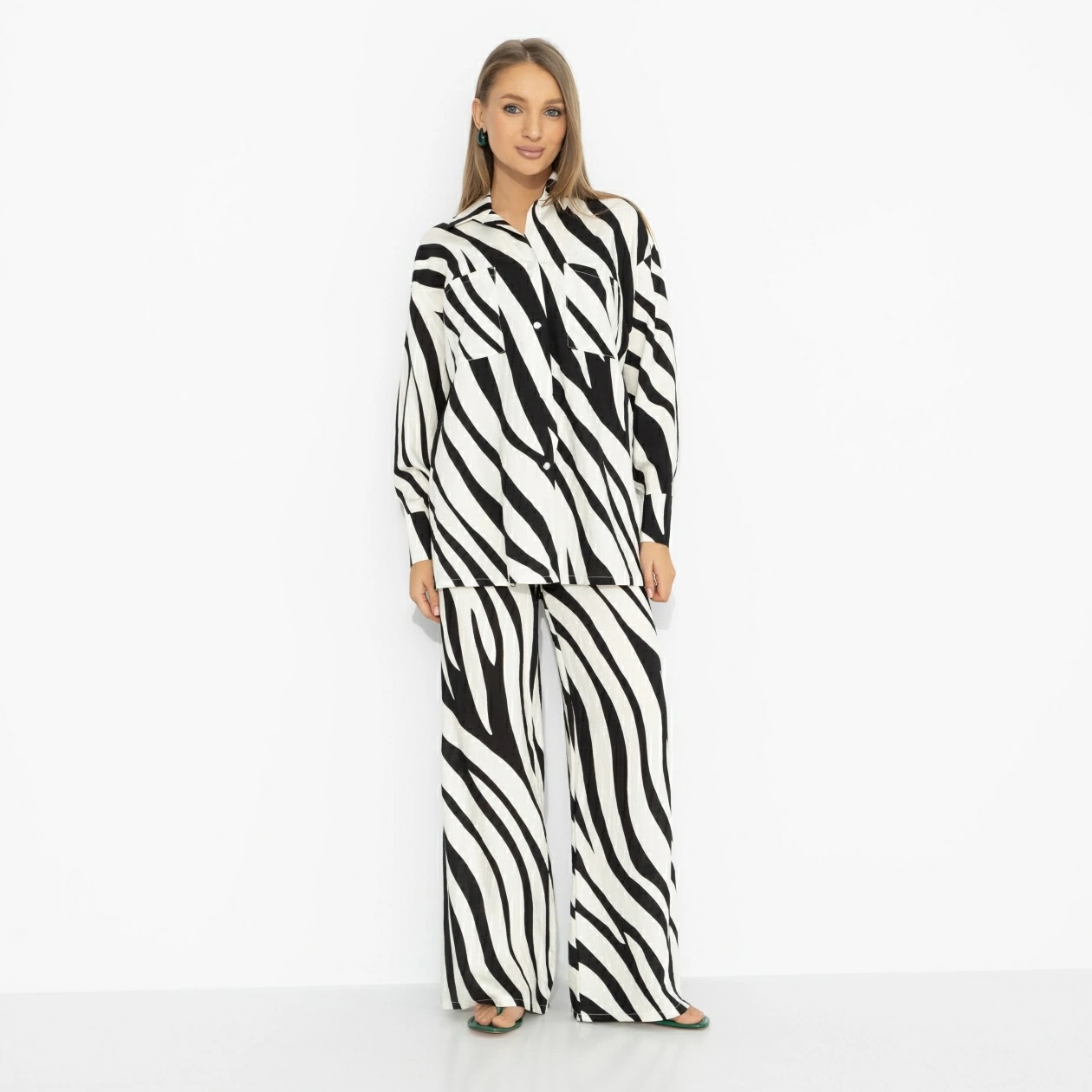 Костюм-двойка брючный с хищным принтом Charutti(фото5)