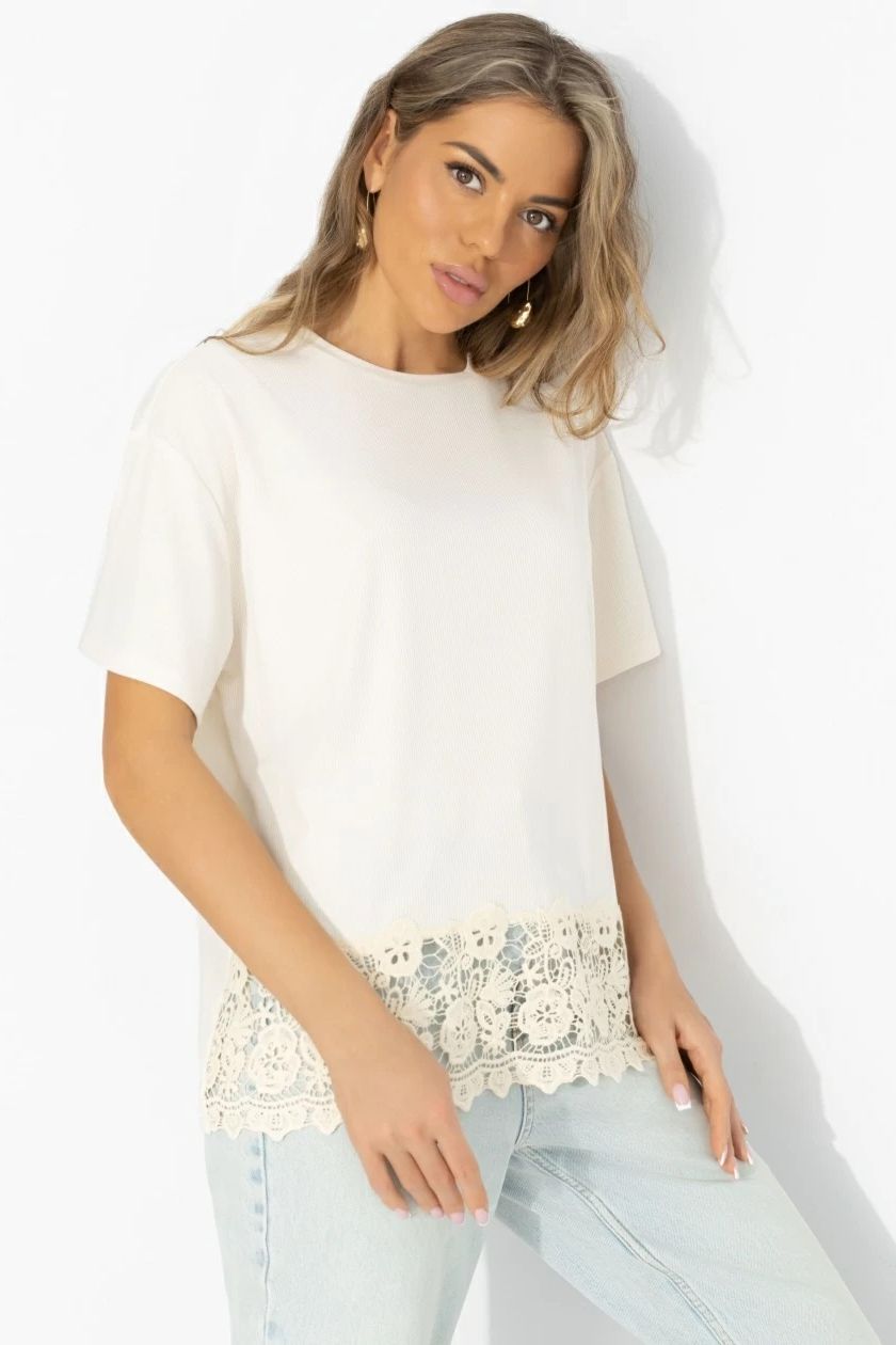 Футболка трикотажная бежевая с отделкой из кружева Charutti(фото5)
