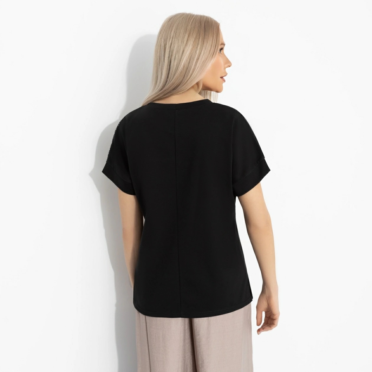 Футболка трикотажная чёрного цвета с принтом  Charutti(фото6)