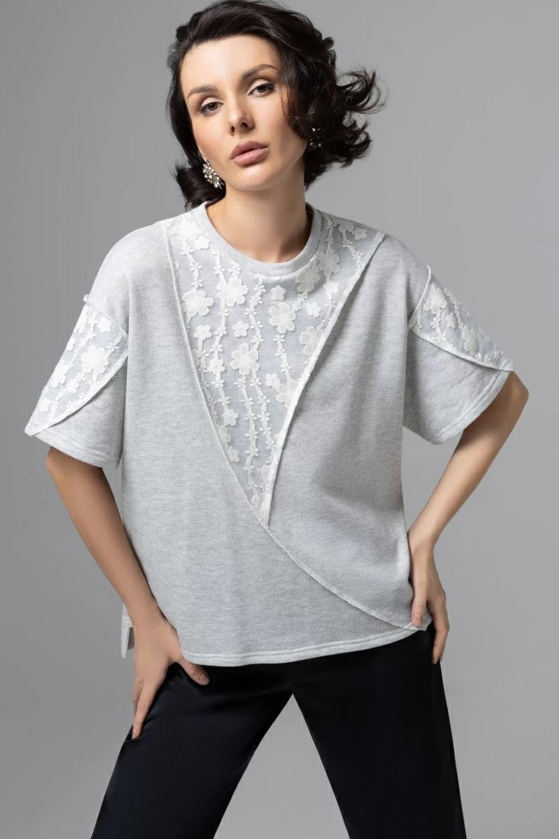 Футболка серая с кружевным декором Charutti