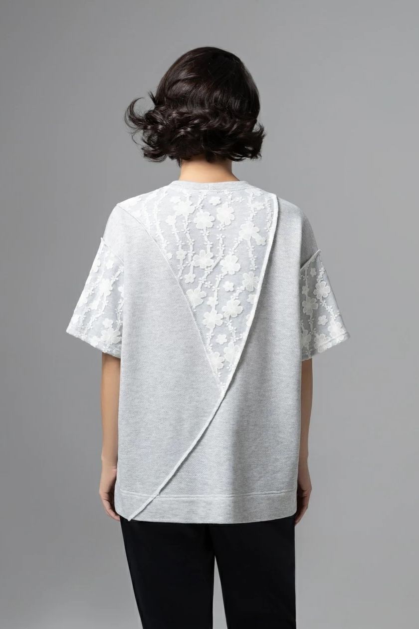 Футболка серая с кружевным декором Charutti(фото7)