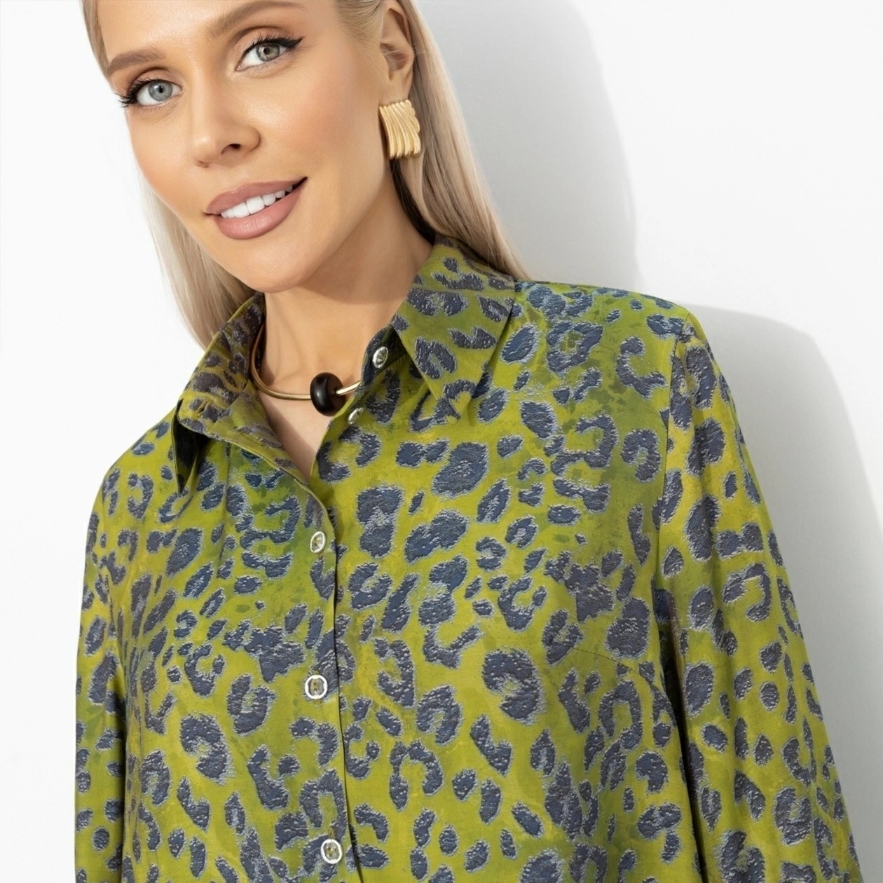 Рубашка зелёная с леопардовым принтом Charutti(фото3)