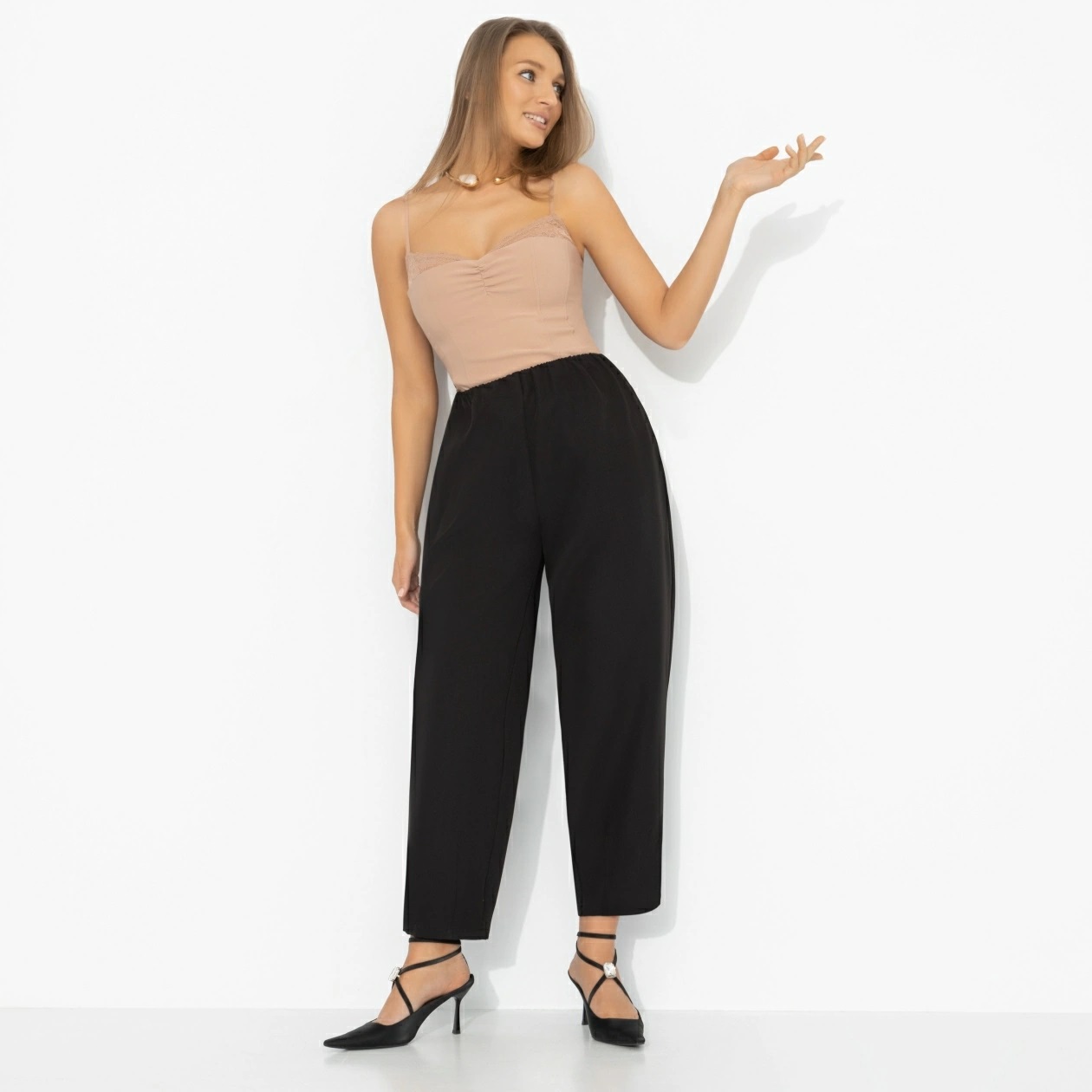 Брюки чёрные свободные с защипами Charutti(фото3)