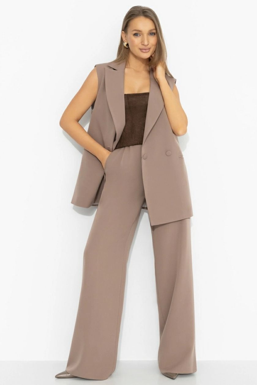 Костюм-двойка бежевый брючный Charutti