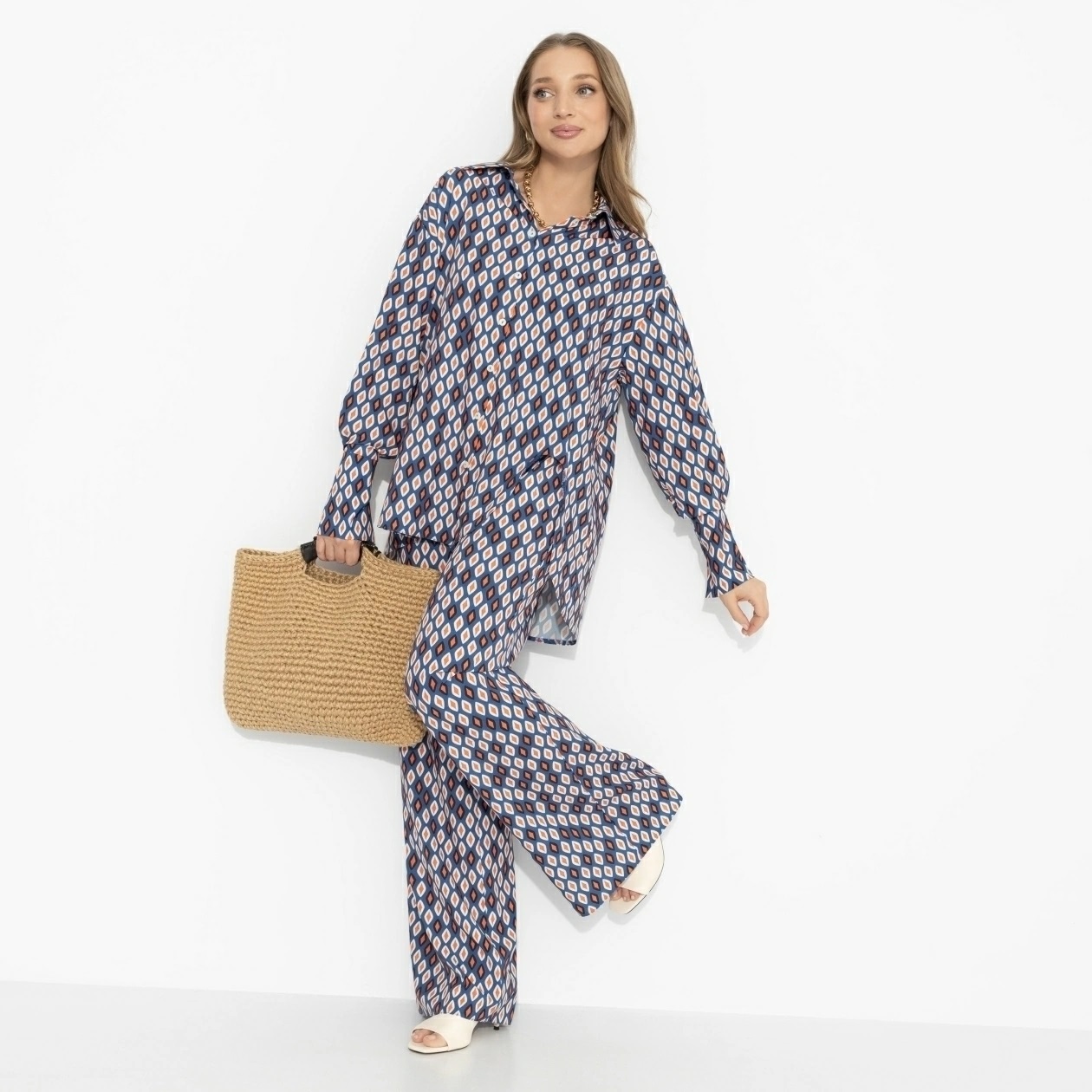 Костюм брючный для эффектных выходов Charutti(фото2)