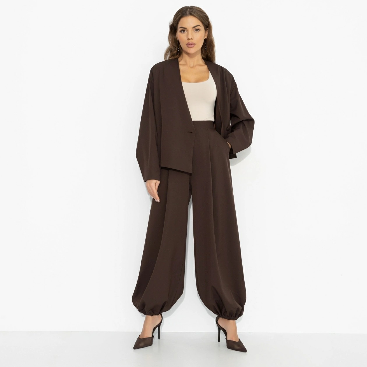 Костюм-двойка коричневый с брюками Charutti(фото2)