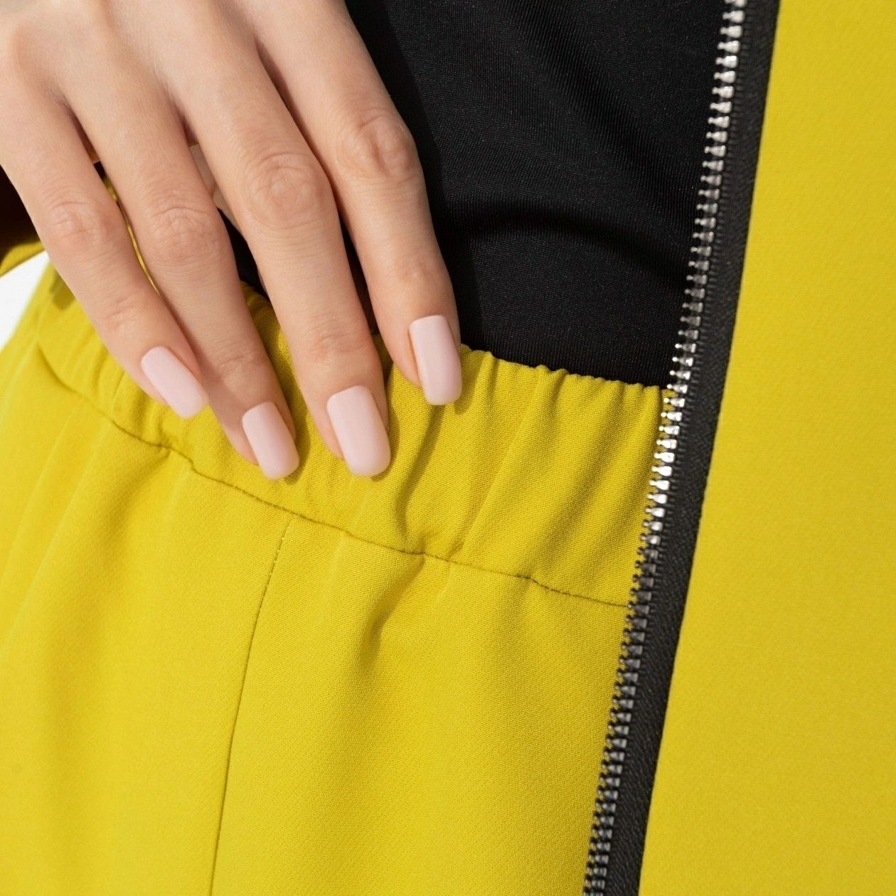 Костюм брючный в стиле спорт-шик Charutti(фото5)